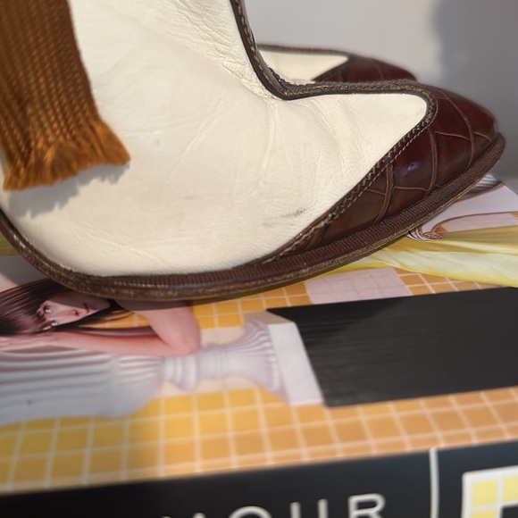 Collector S/S 2004 Spectator Pumps - Saint Laurent | ReSee Yves Saint Laurent Rive Gauche Tom Ford 2004 Runway Spectator Booties